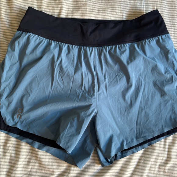 On Running Pants - Blue and black On Cloud running shorts
